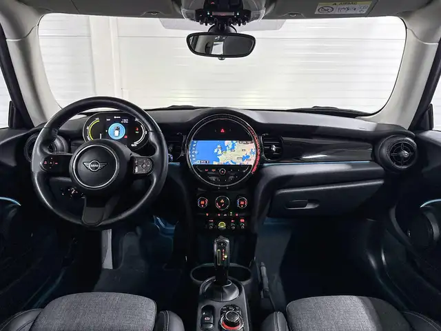 Mini Hatch view 10