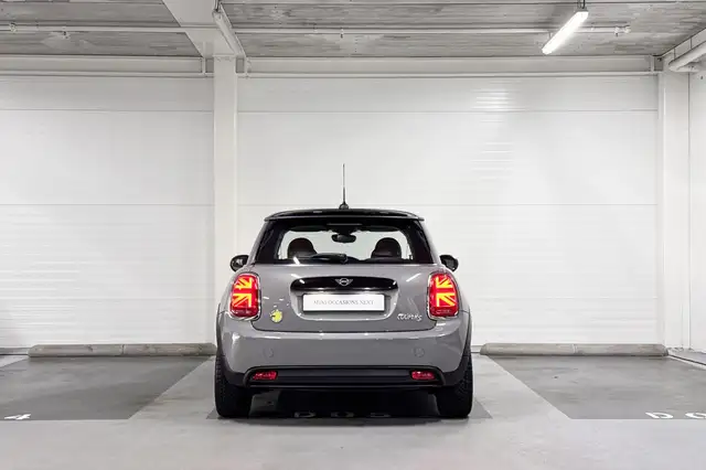 Mini Hatch view 7