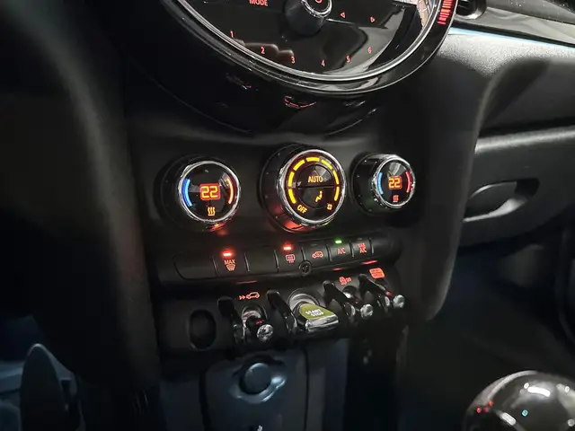 Mini Hatch view 14