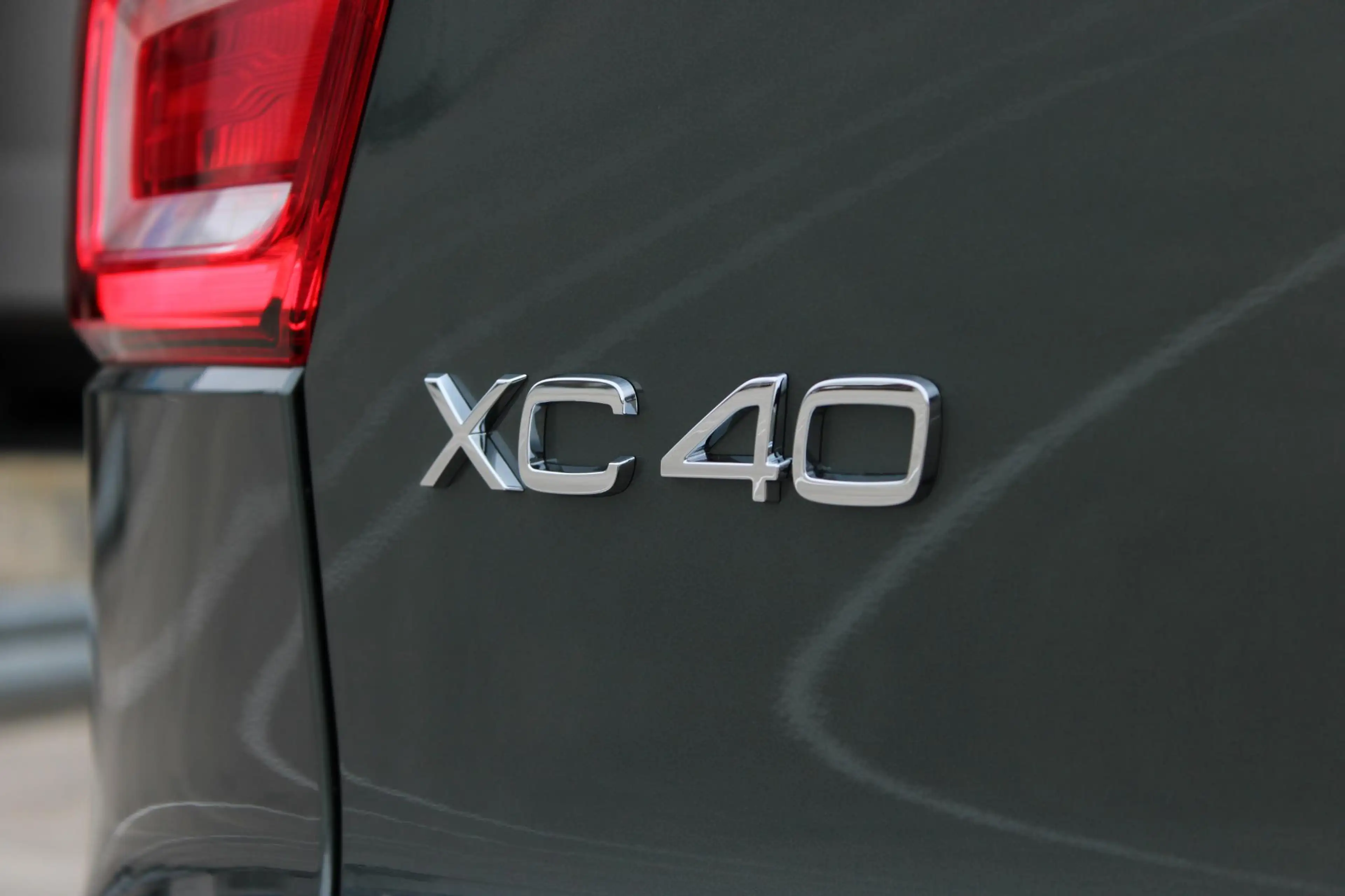 Volvo XC40 B4 Plus Dark | DEMO DEAL | Panoramadak | Elektrisc — photo 11