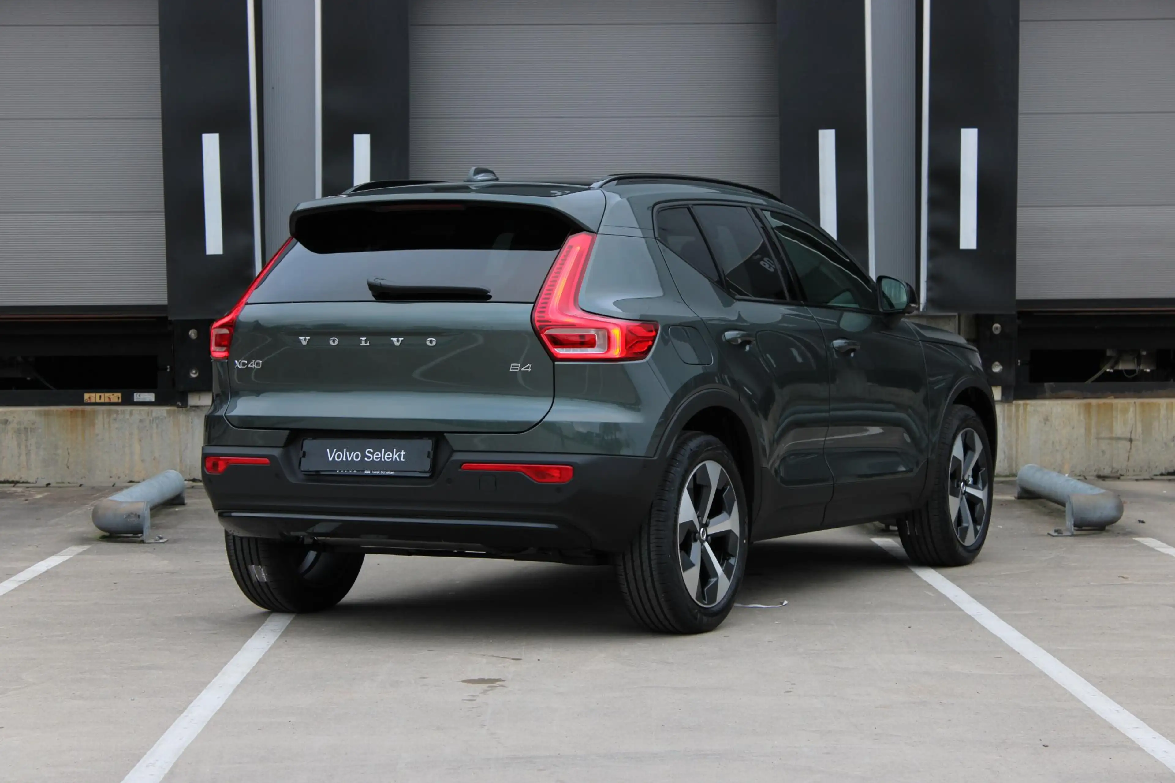 Volvo XC40 B4 Plus Dark | DEMO DEAL | Panoramadak | Elektrisc — photo 14