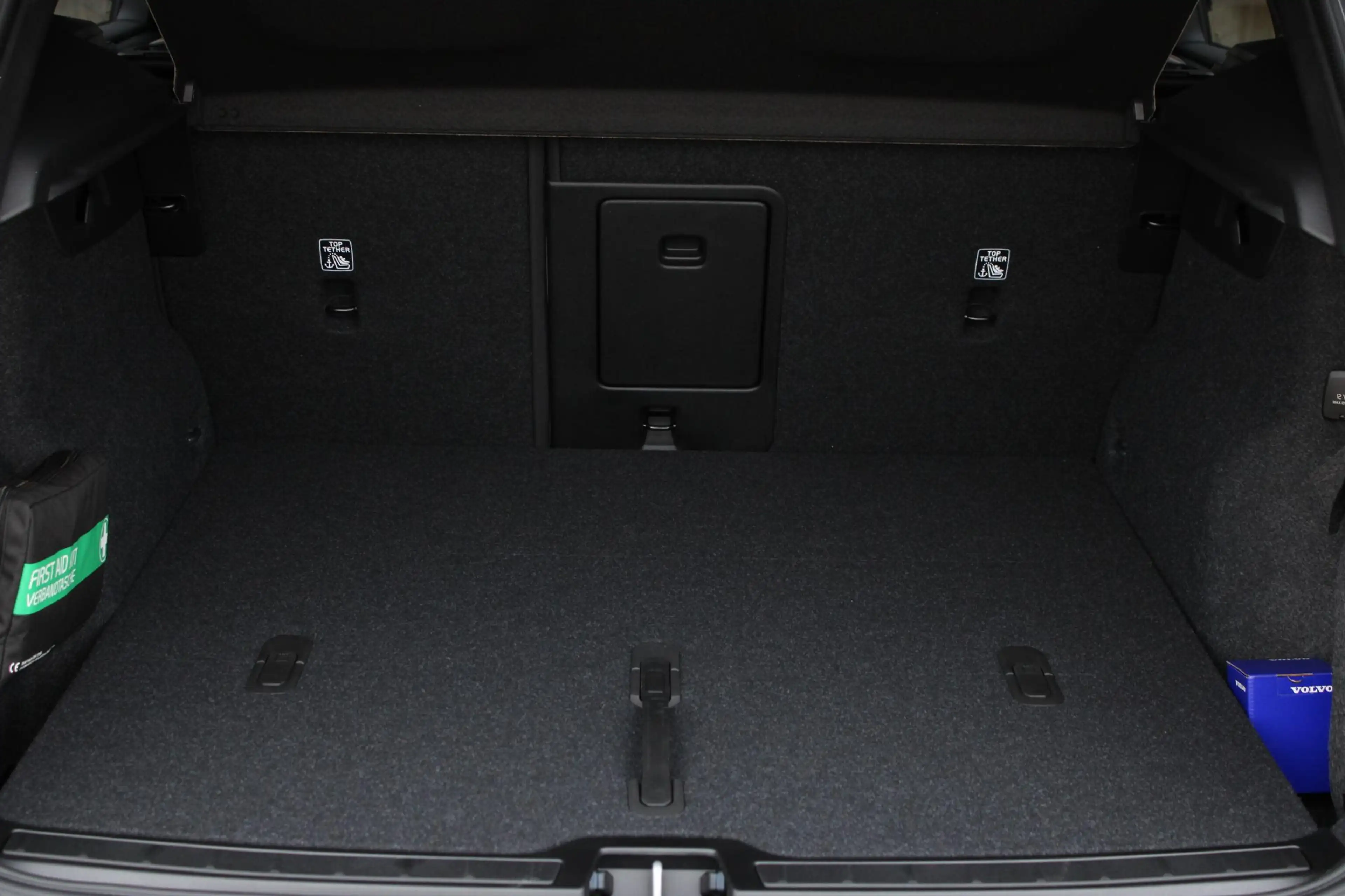 Volvo XC40 B4 Plus Dark | DEMO DEAL | Panoramadak | Elektrisc — photo 8