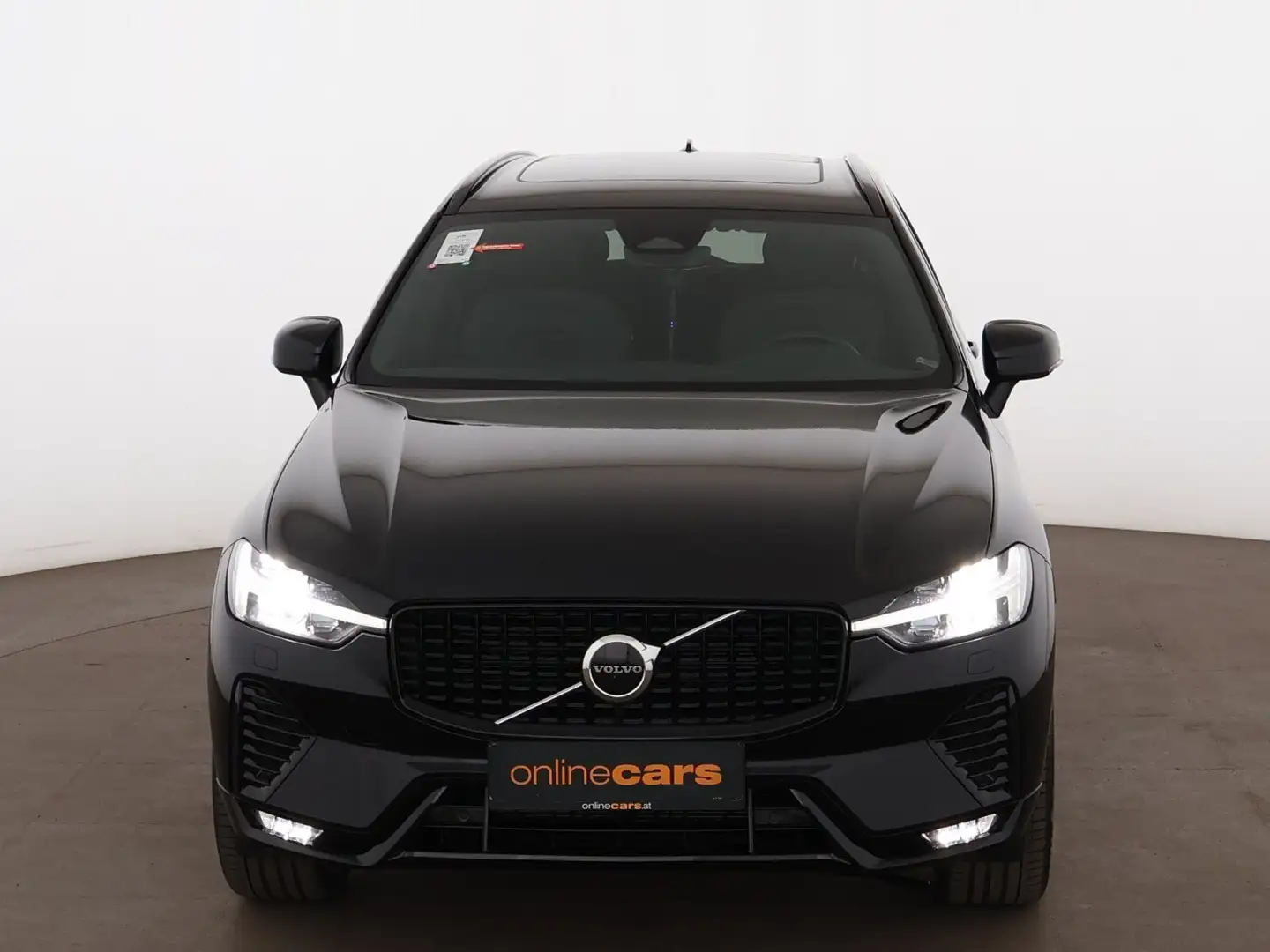 Volvo XC60 B4 Plus Dark Aut LED SKY AHK RADAR LEDER Schwarz - 2
