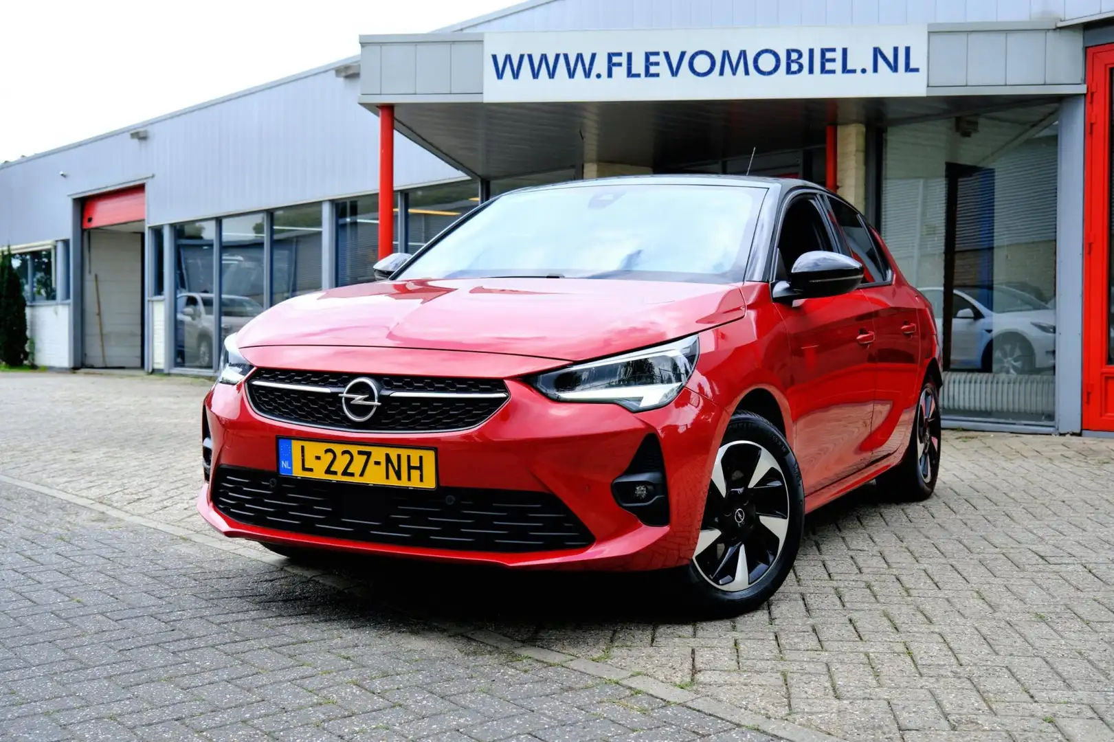 Opel Corsa-e GS Line 50 kWh 3 Fase Aut. Navi|Cam|LMV|Apple CarP Rood - 1