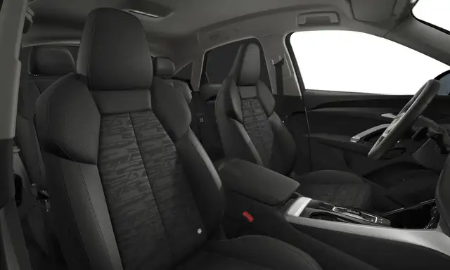 Audi Q5 view 4