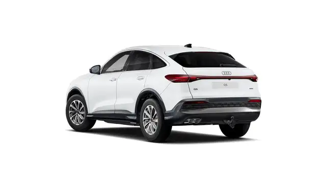 Audi Q5 view 2