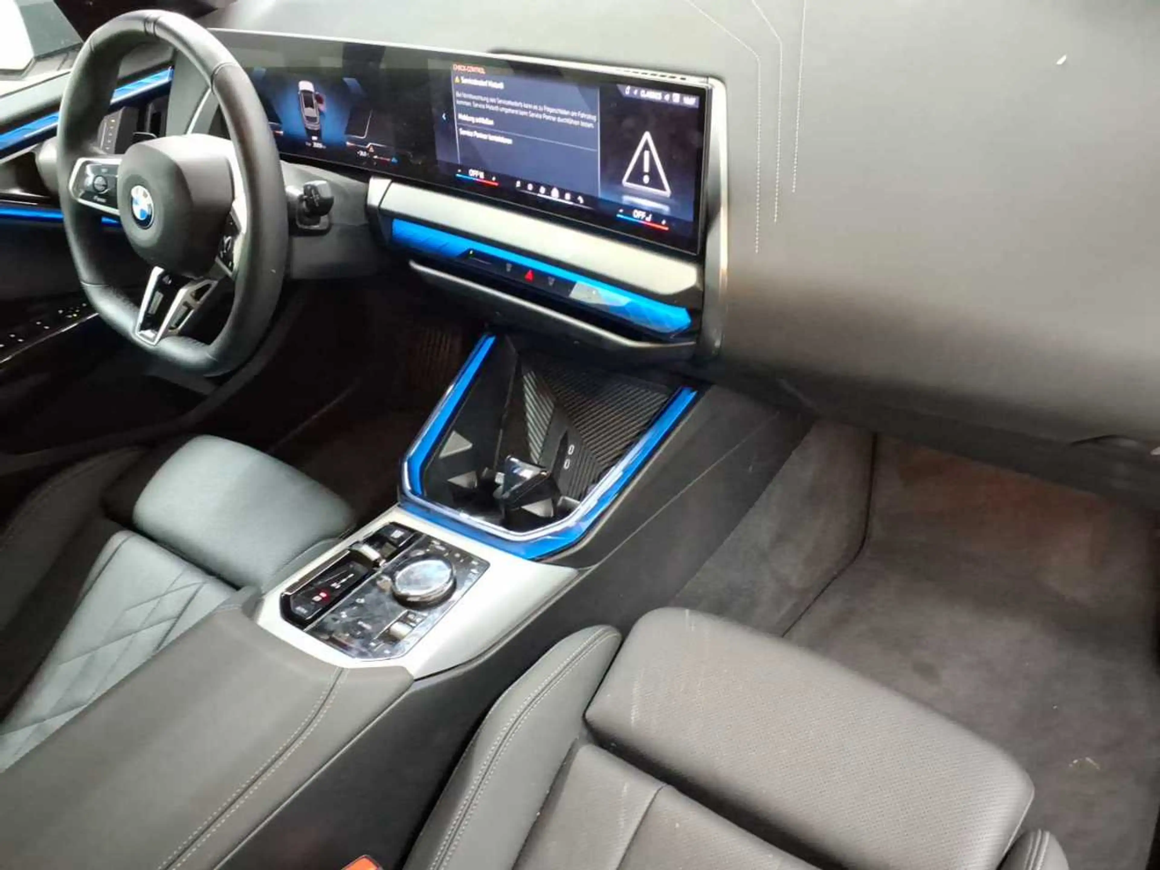 BMW X3 X3 20d xDrive M Sportpaket StHz AHK PANO — photo 9