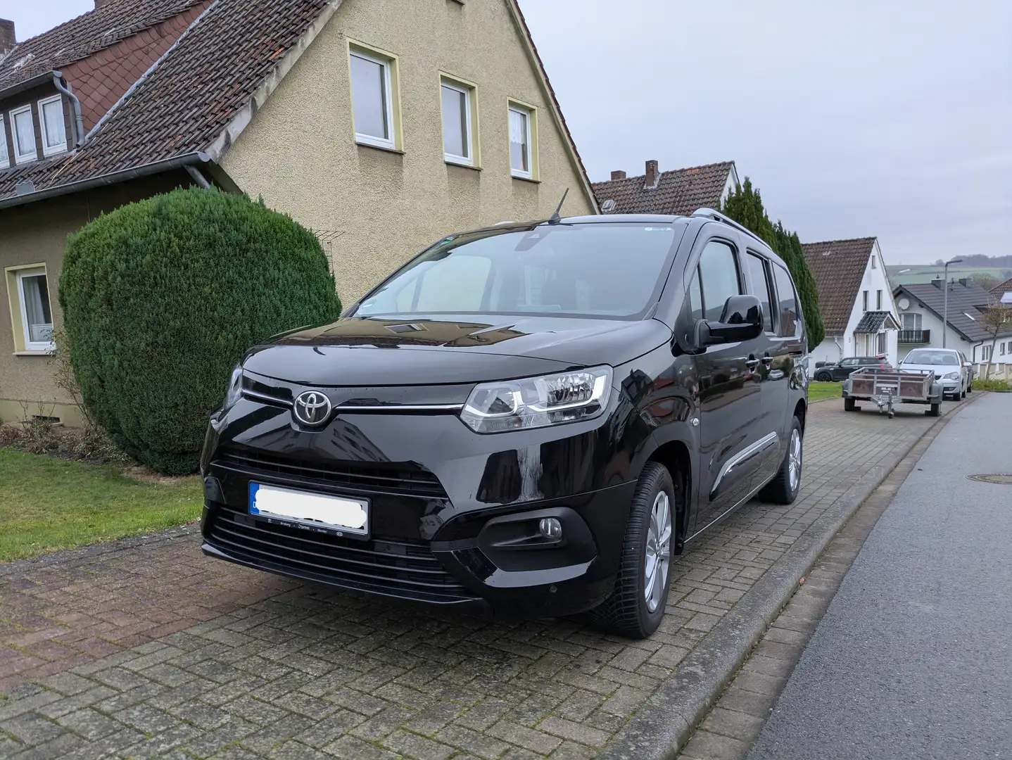 Toyota Proace City L2 Team D, Relax Garantie, AHK, ZR neu, Allwetter Schwarz - 1
