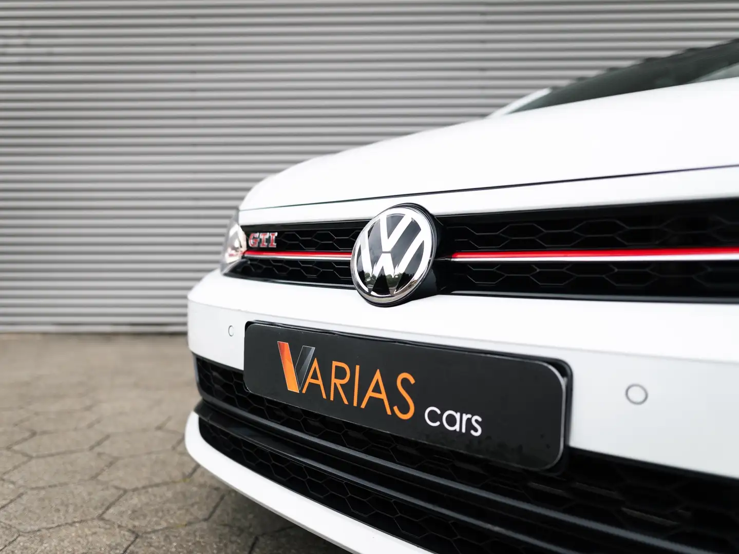 Volkswagen Polo GTI 2.0 TSI Alcantara Beats Camera Lane Blind Spot Wit - 2