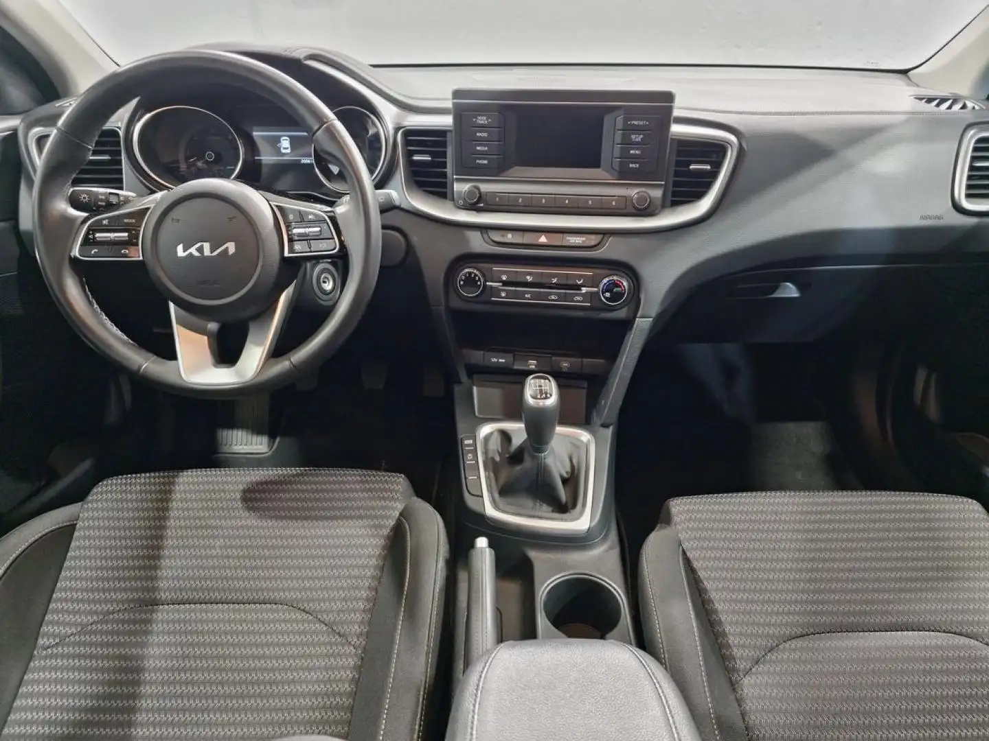 Kia XCeed 1.6 MHEV iMT Concept 136 - 2