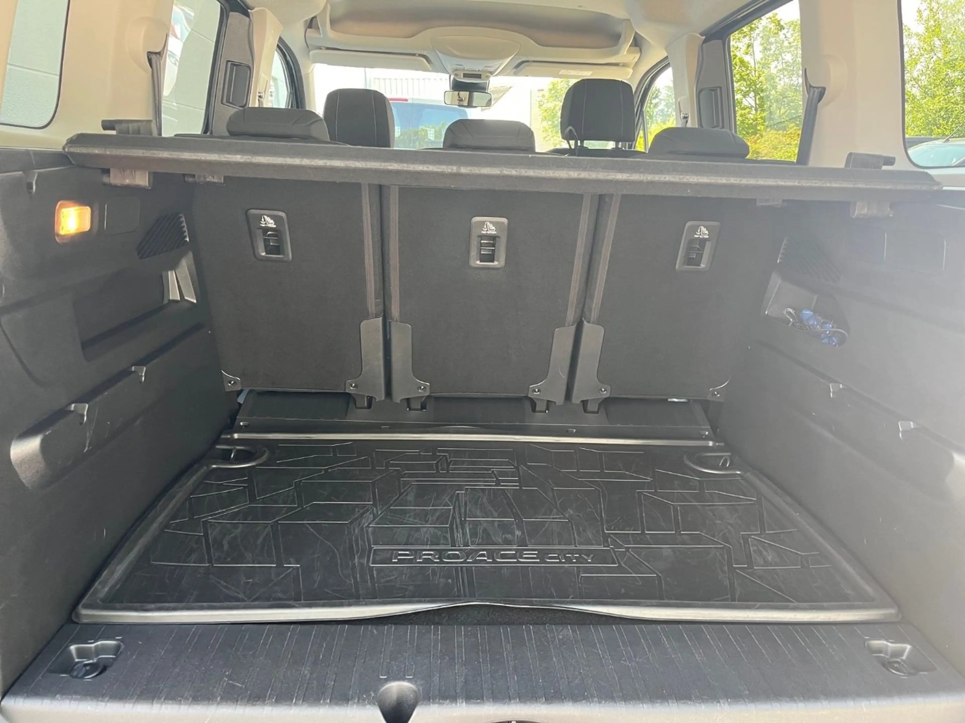 Toyota Proace City Verso 1.5 D-4D L1 Team D Automatik — photo 10