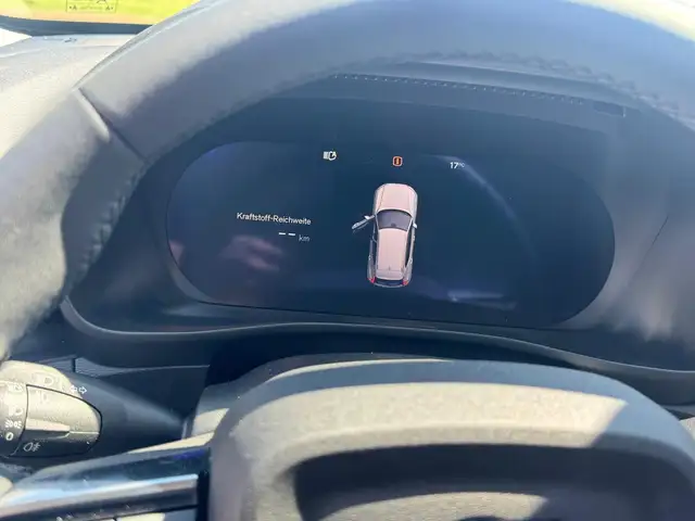 Volvo XC40 view 15