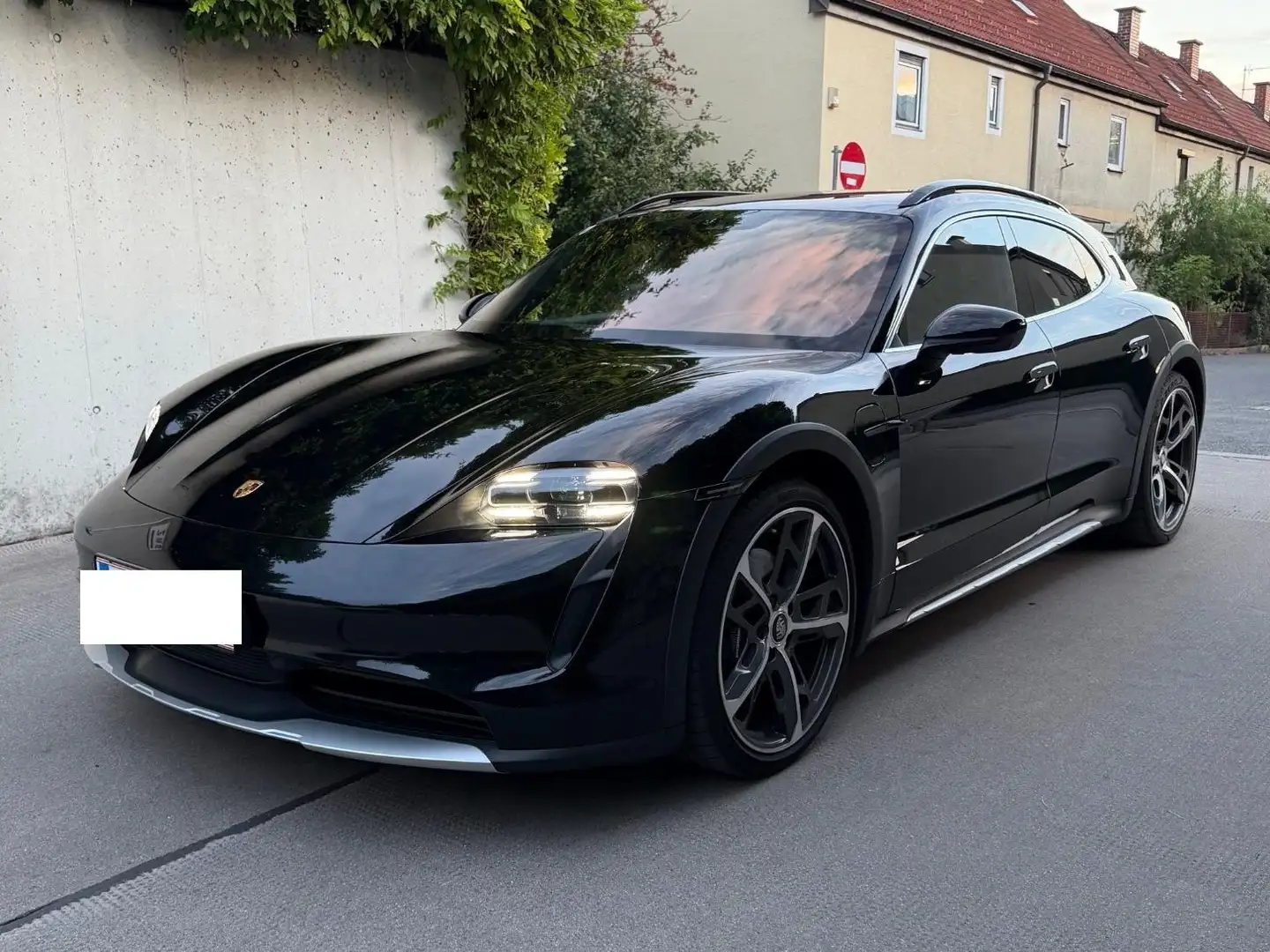 Porsche Taycan Taycan 4 Cross Turismo 83,7kWh 4 Cross Turismo Schwarz - 1