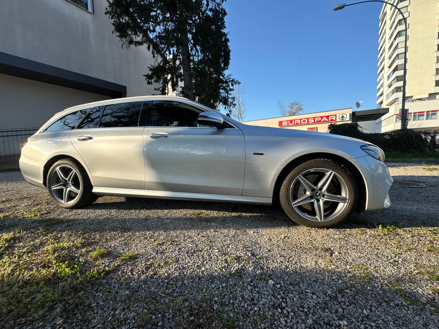 Mercedes-Benz E 300 E+300+de+T+Aut. Silber - 2