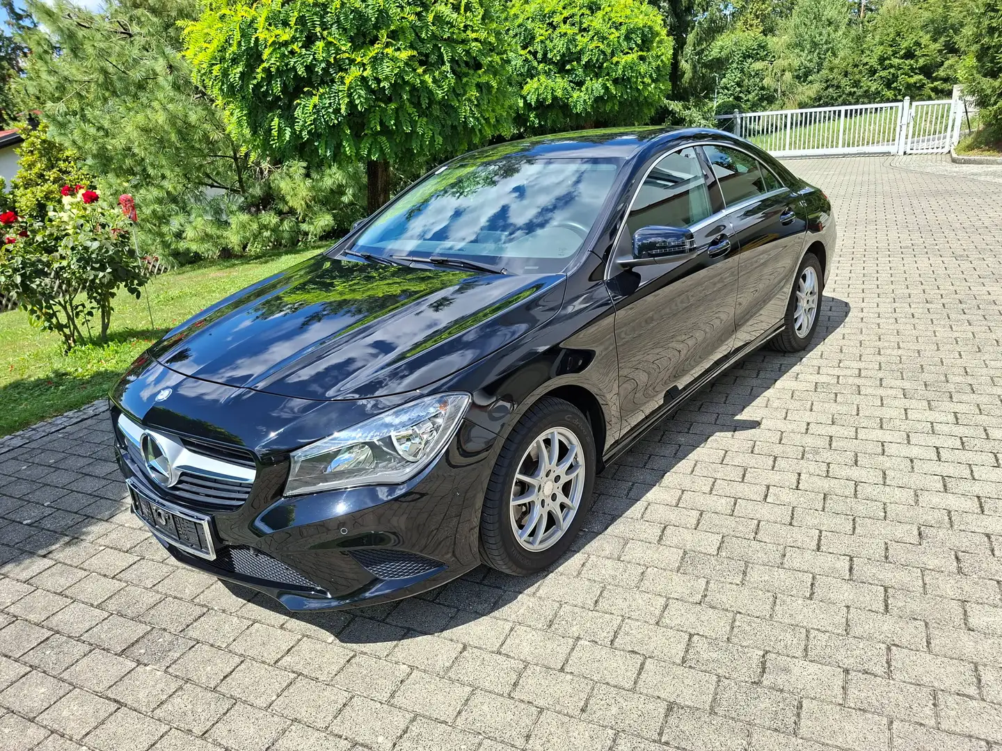 Mercedes-Benz CLA 180 CLA 180 Schwarz - 2