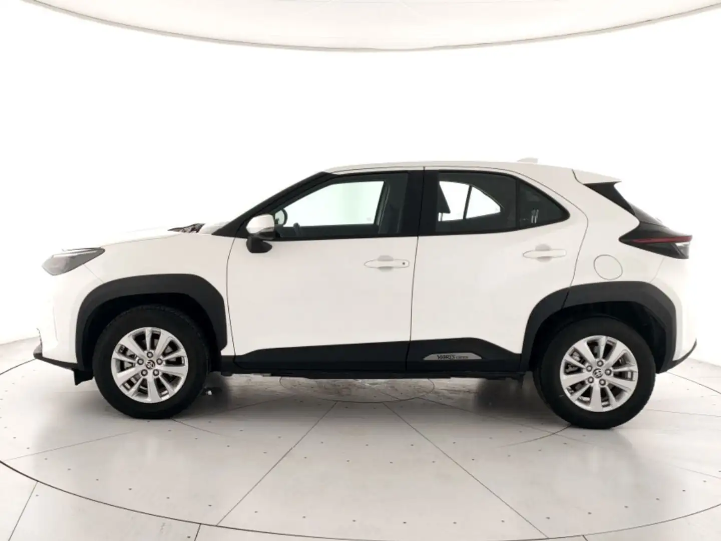 Toyota Yaris Cross 1.5h Business fwd 116cv e-cvt Weiß - 2