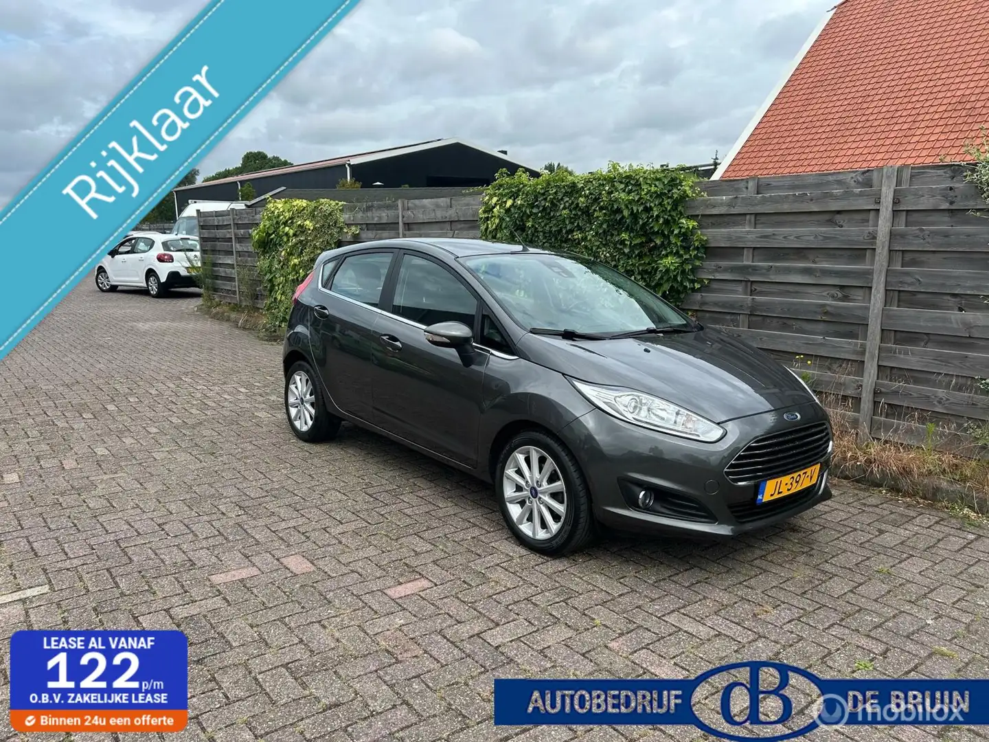 Ford Fiesta 1.0 EcoBoost Titanium Grijs - 1