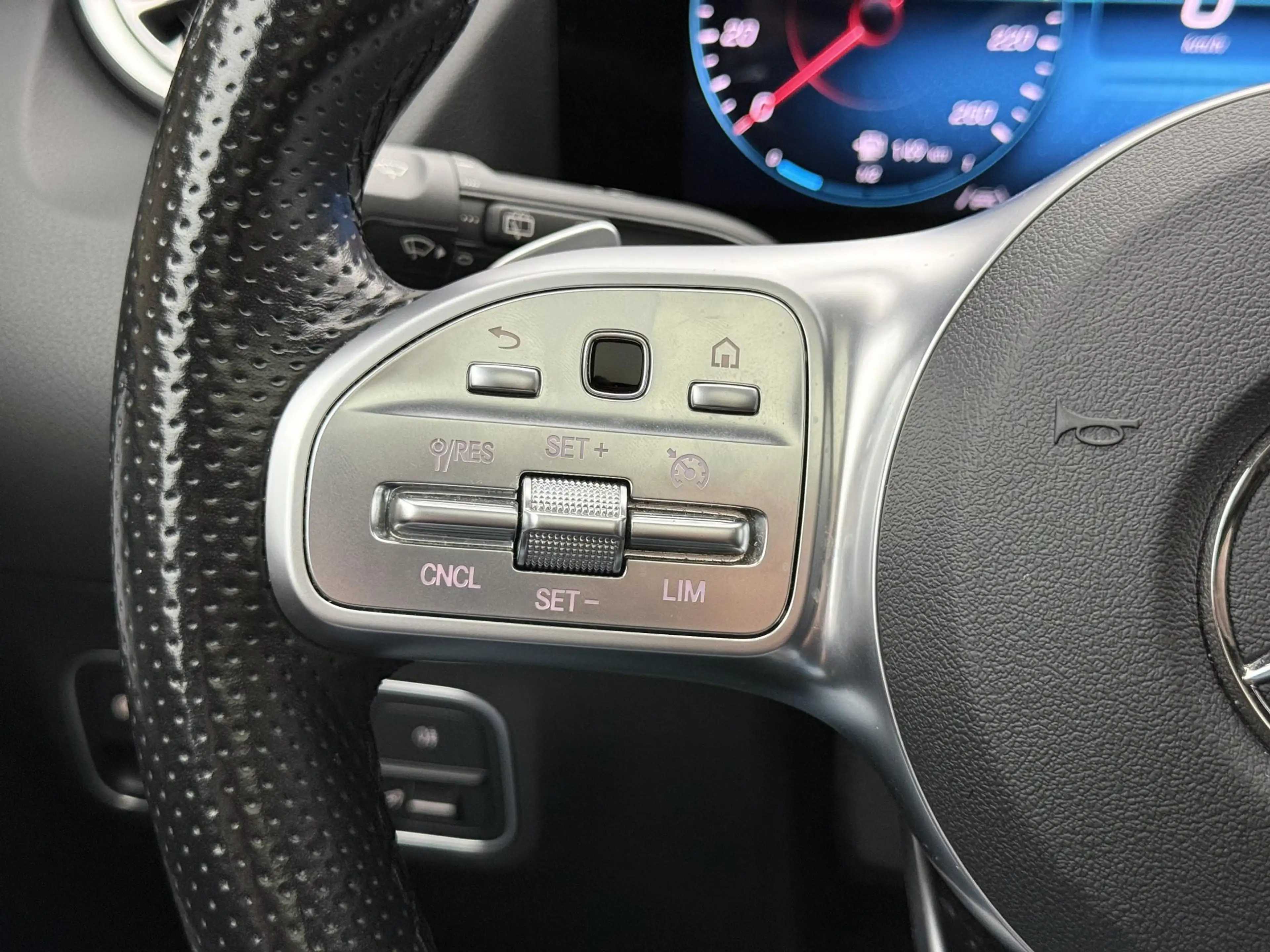 Mercedes-Benz B 200 Business Solution AMG — photo 12