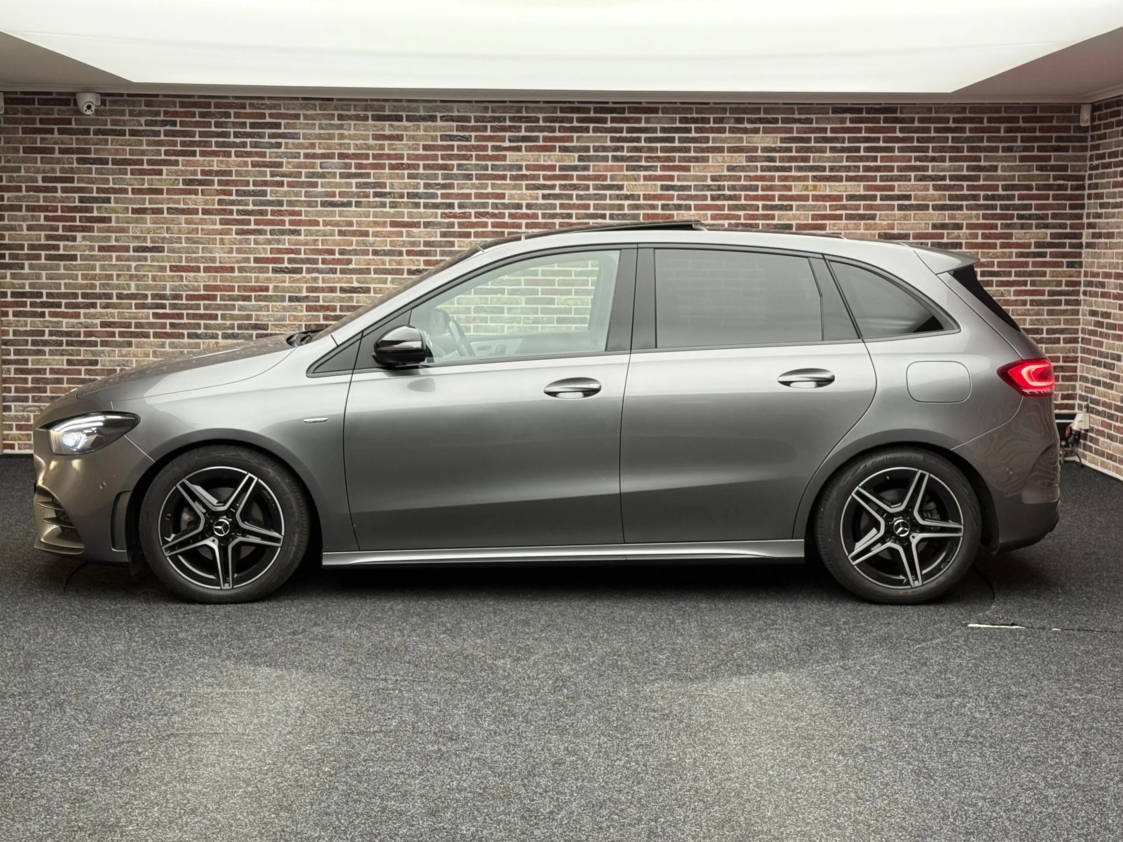 Mercedes-Benz B 200 Business Solution AMG — photo 6