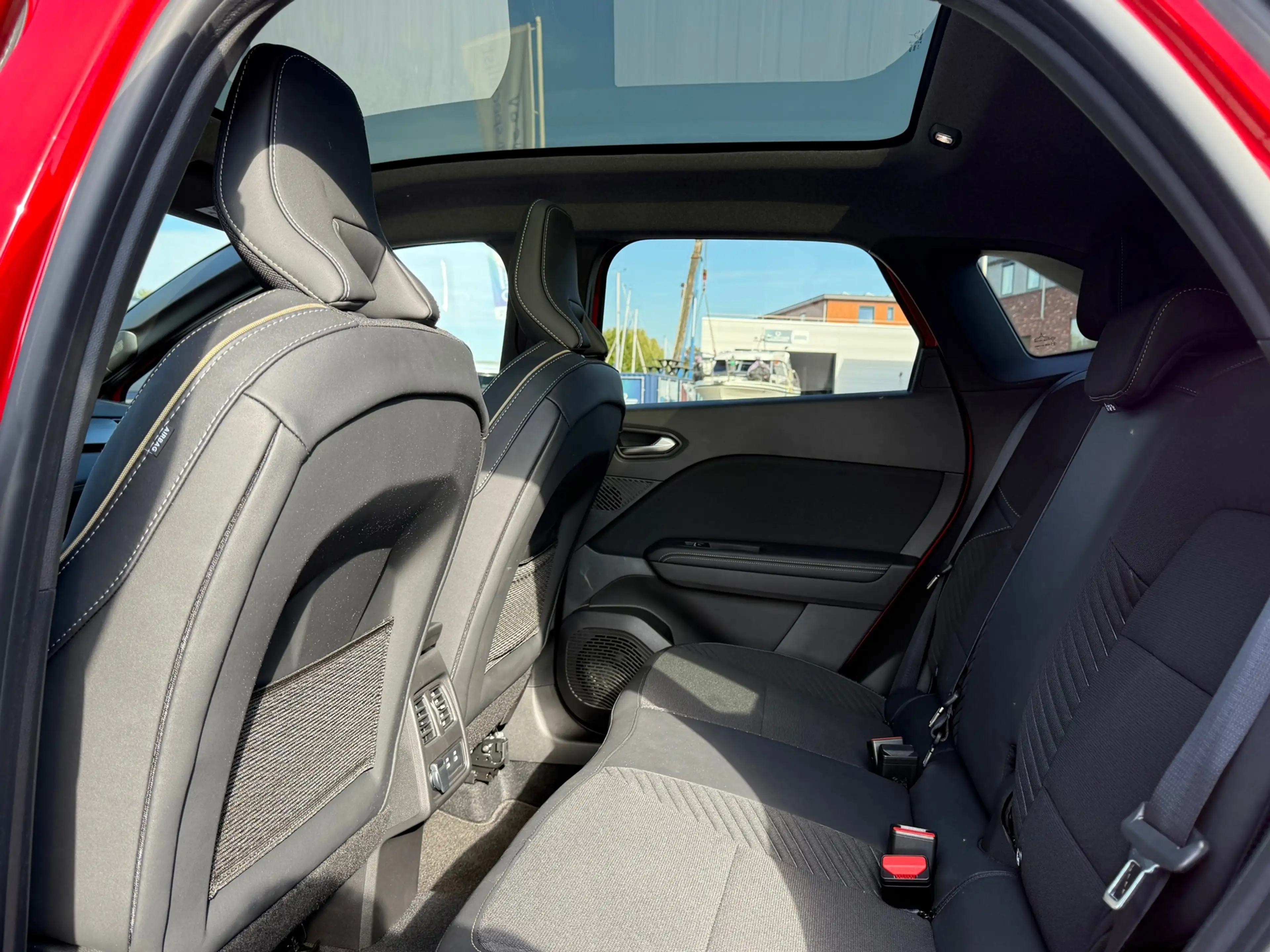 Renault Symbioz 1.8 E-Tech full hybrid 160 ICONIC PANORAMADAK HARM — photo 6