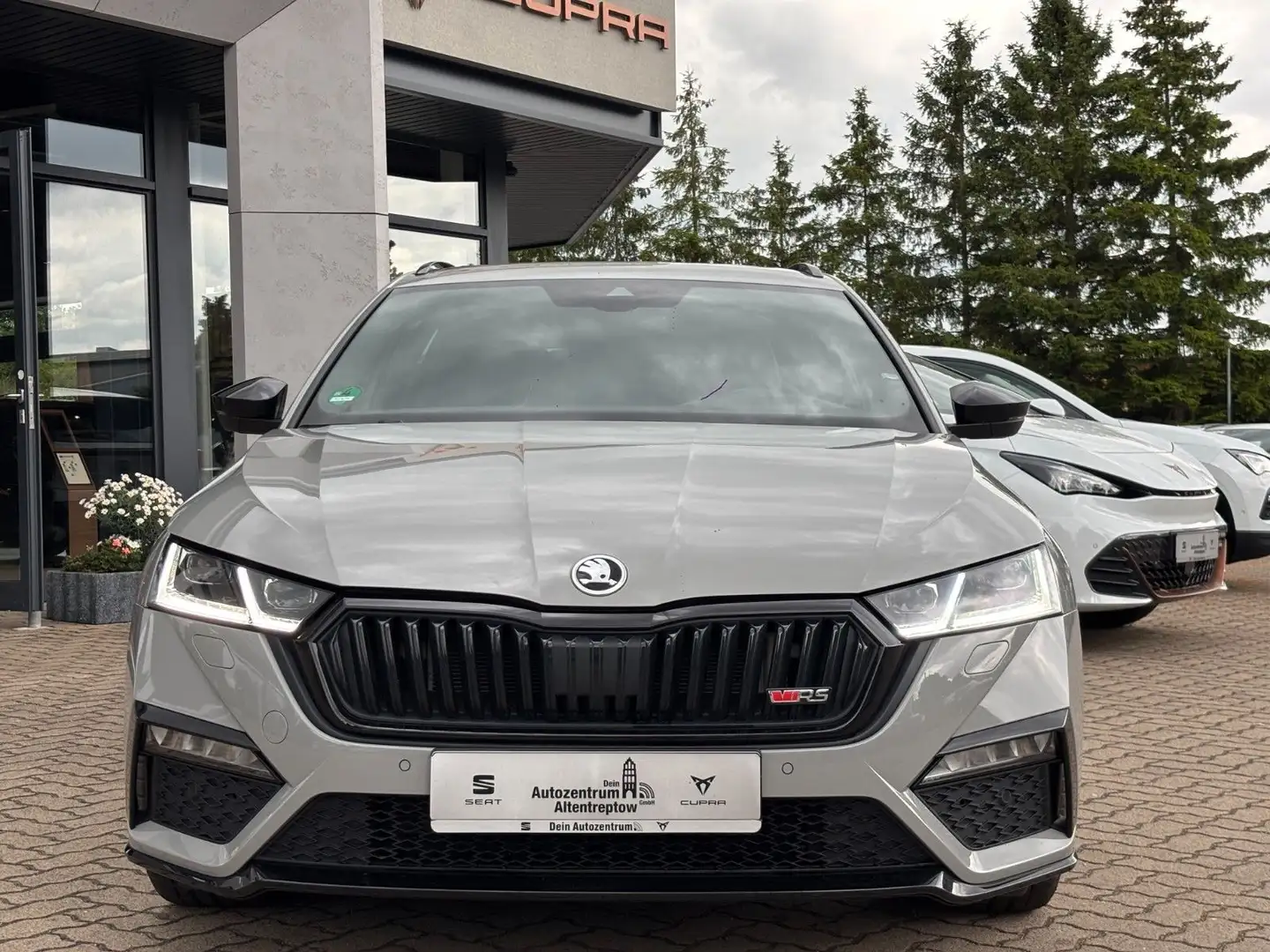 Skoda Octavia RS First Edition 2.0 TDI 147 kW 4x4 DSG Grau - 2