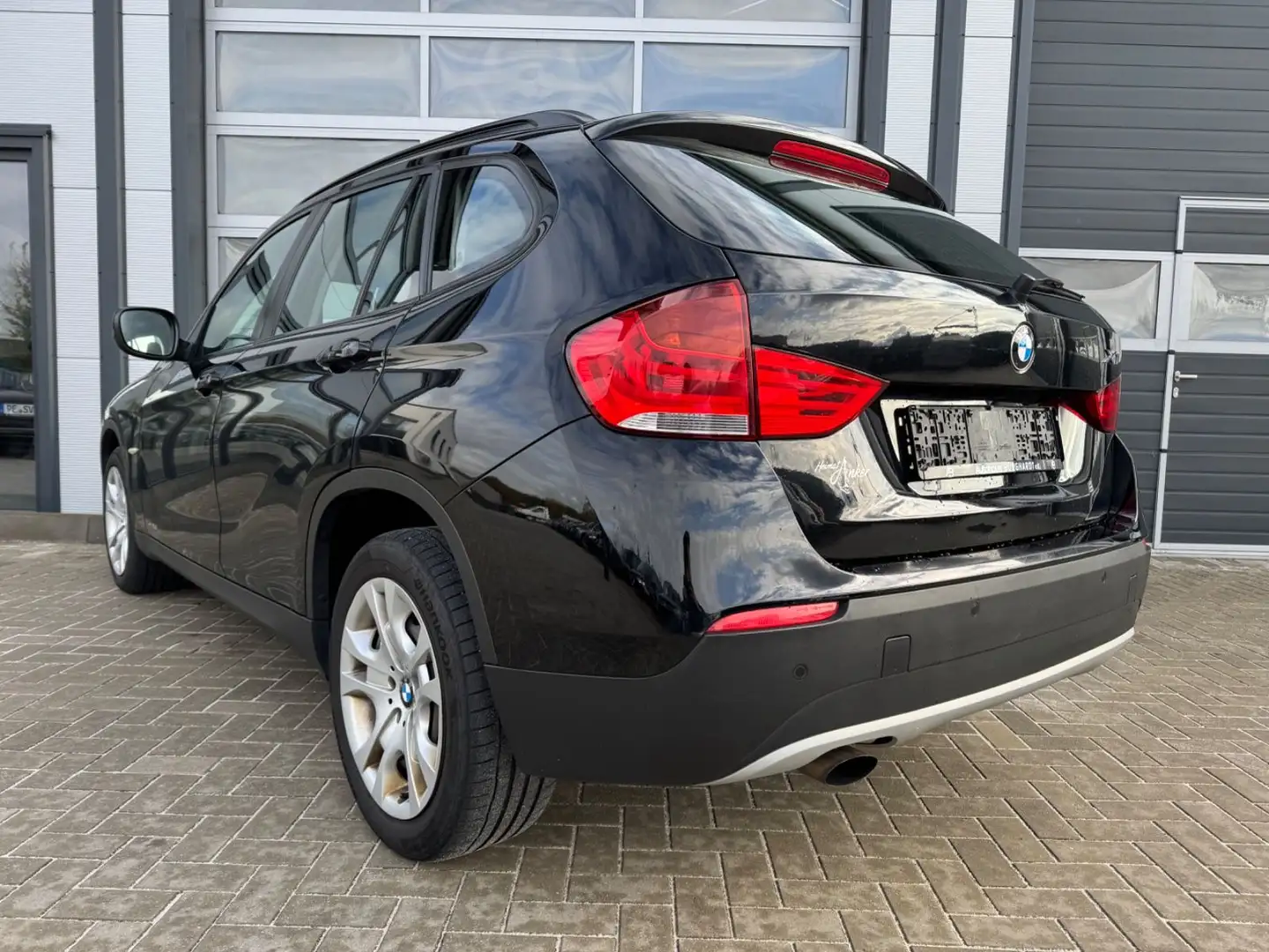 BMW X1 sDrive18d Klimaautomatik Schwarz - 2