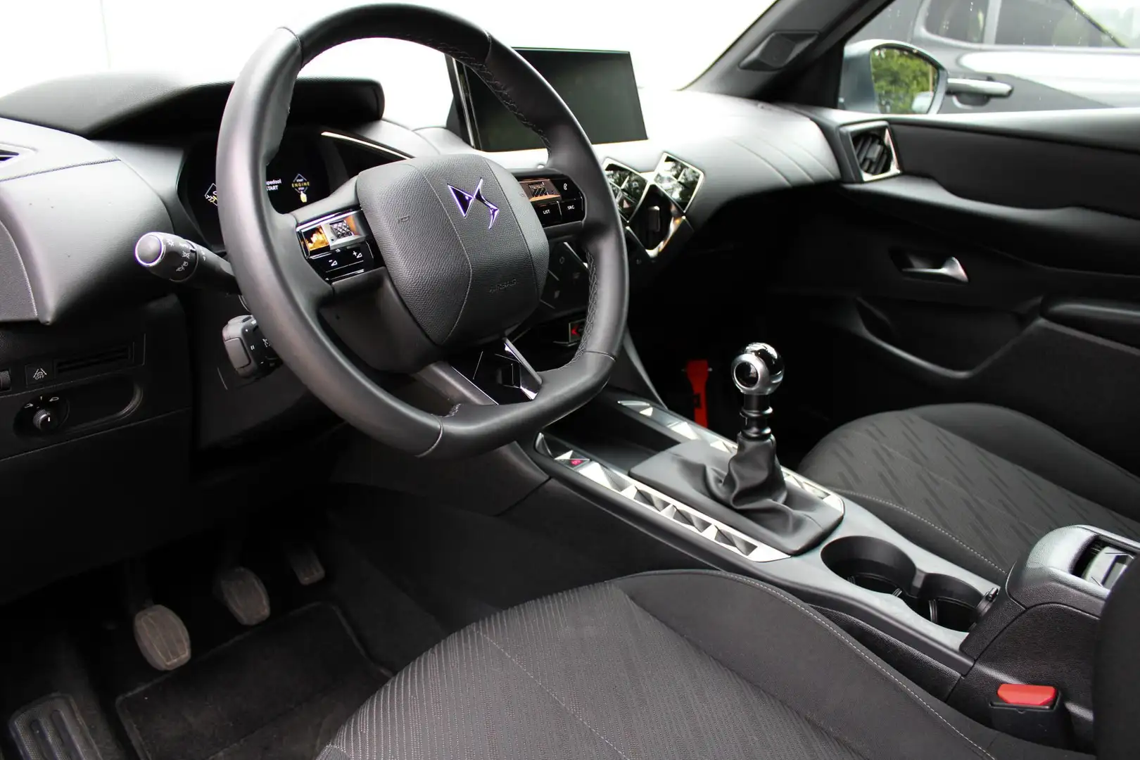 DS Automobiles DS 3 Crossback 1.2 PureTech 100pk Montmartre | Navigatie | Parkee Blanc - 2