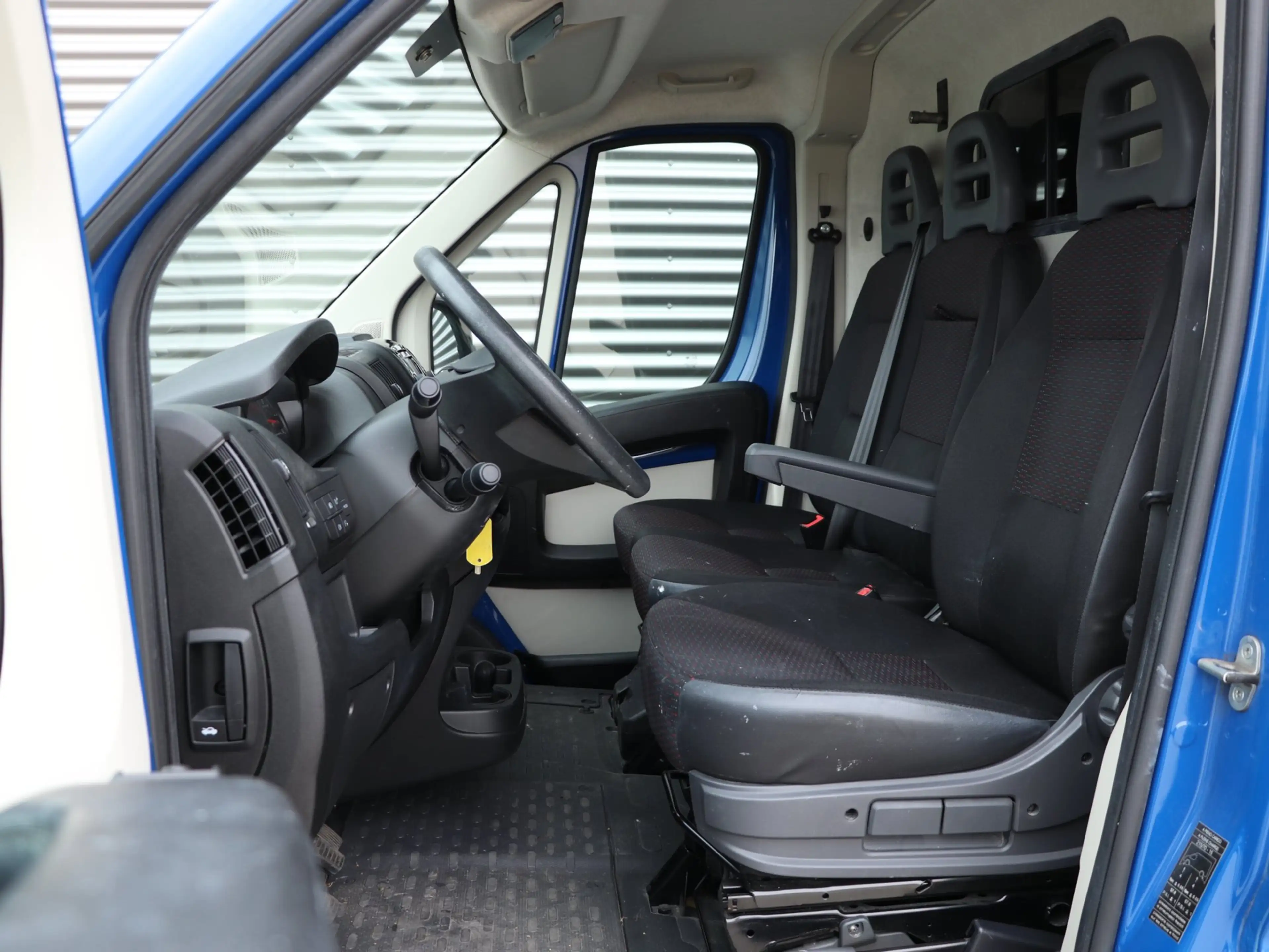 Peugeot Boxer 330 2.0 BlueHDI L1H1 Premium Pack *Navigatie*Parke — photo 5