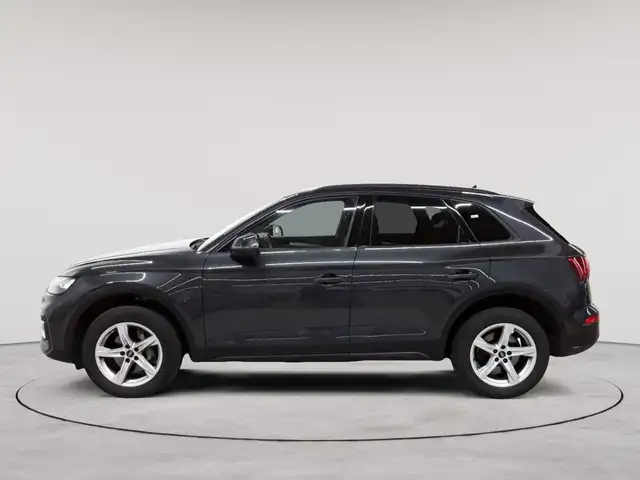 Audi Q5 view 6