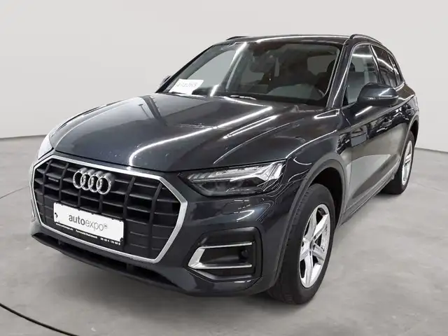 Audi Q5 view 2