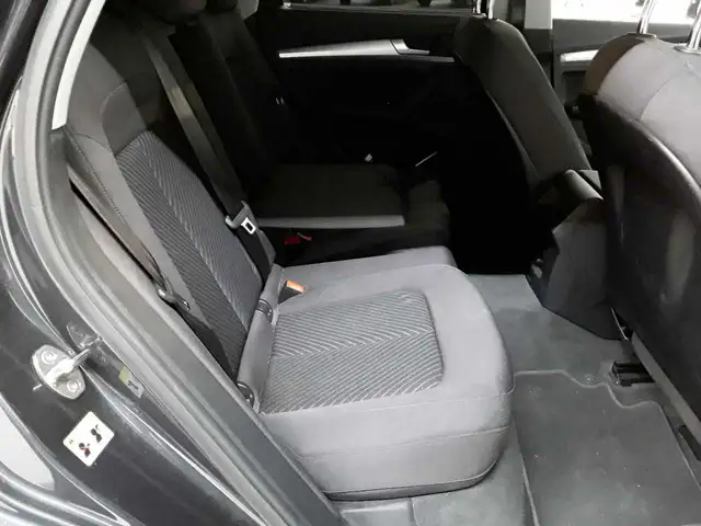 Audi Q5 view 14