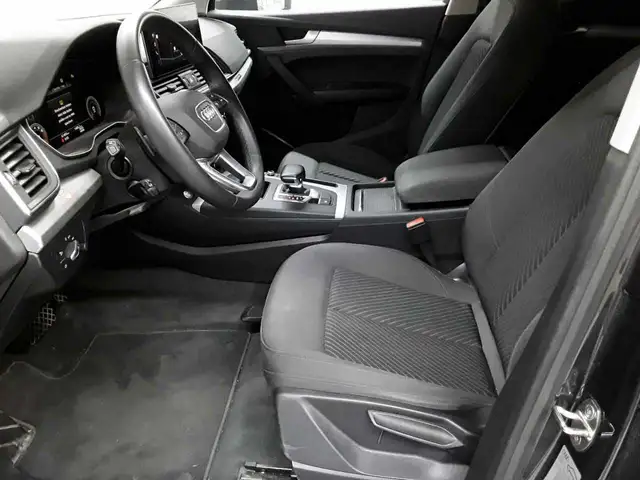 Audi Q5 view 7