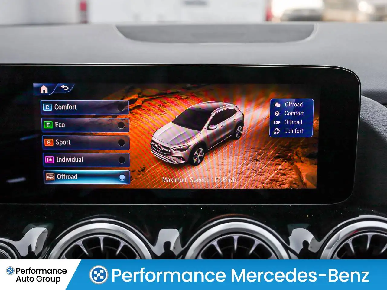 Mercedes-Benz GLA снимка Mercedes-Benz GLA