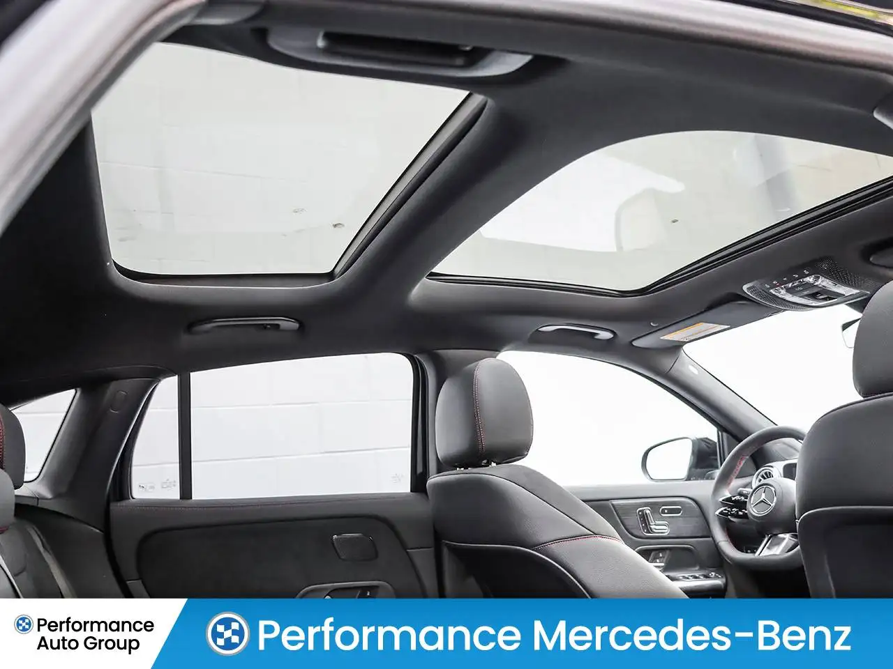 Mercedes-Benz GLA снимка Mercedes-Benz GLA