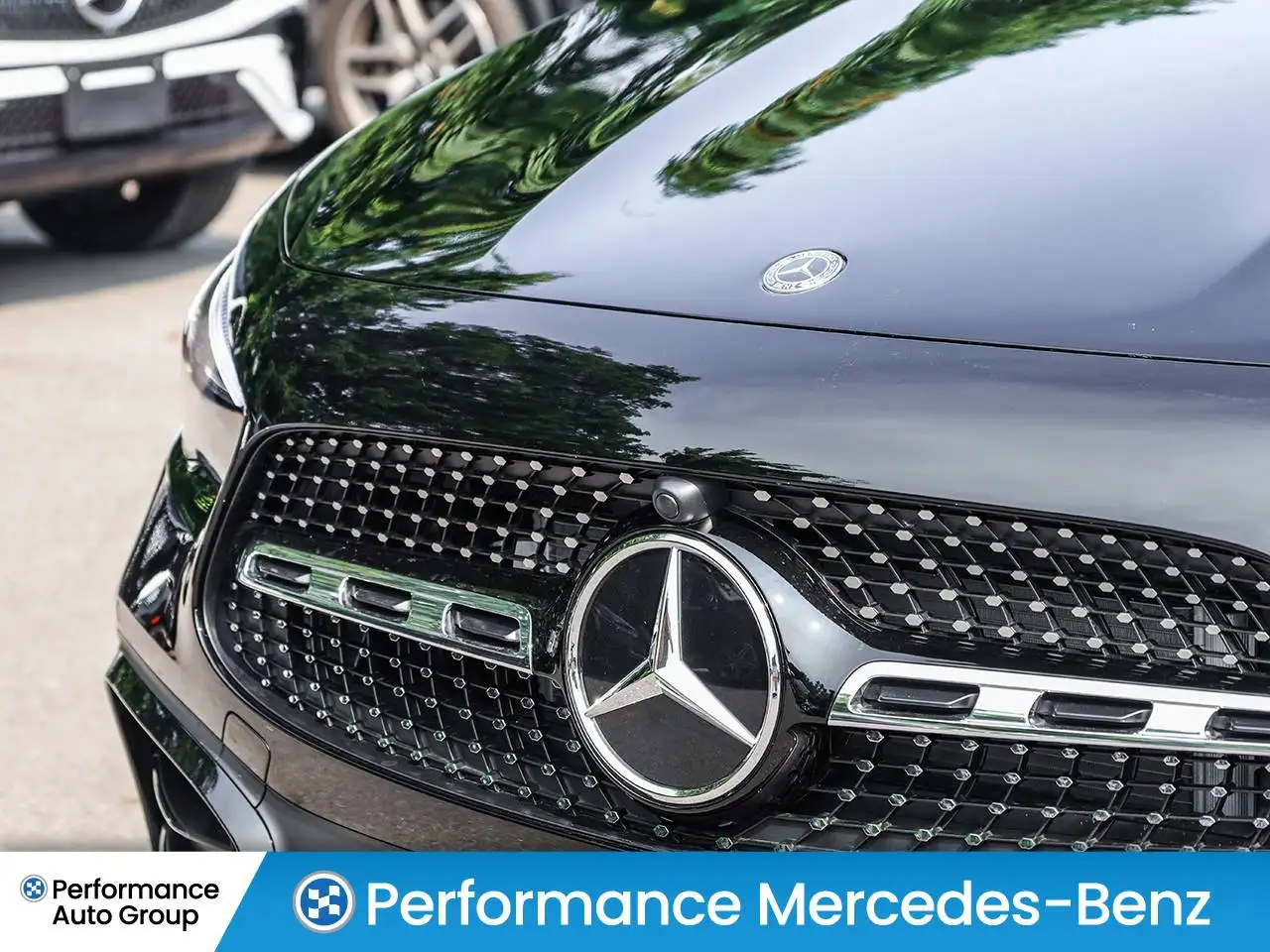 Mercedes-Benz GLA снимка Mercedes-Benz GLA
