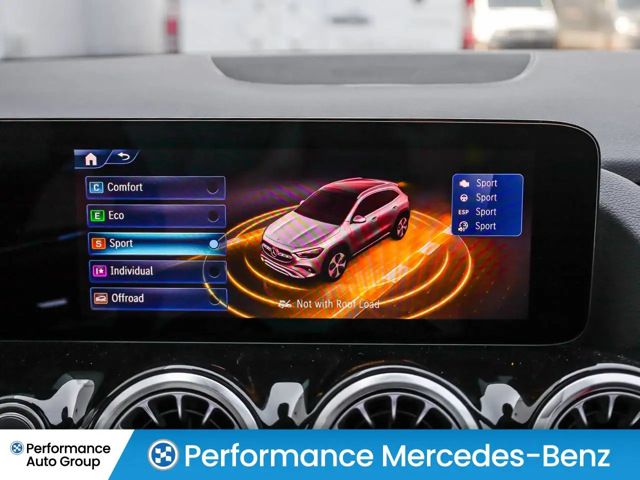 Mercedes-Benz GLA снимка Mercedes-Benz GLA