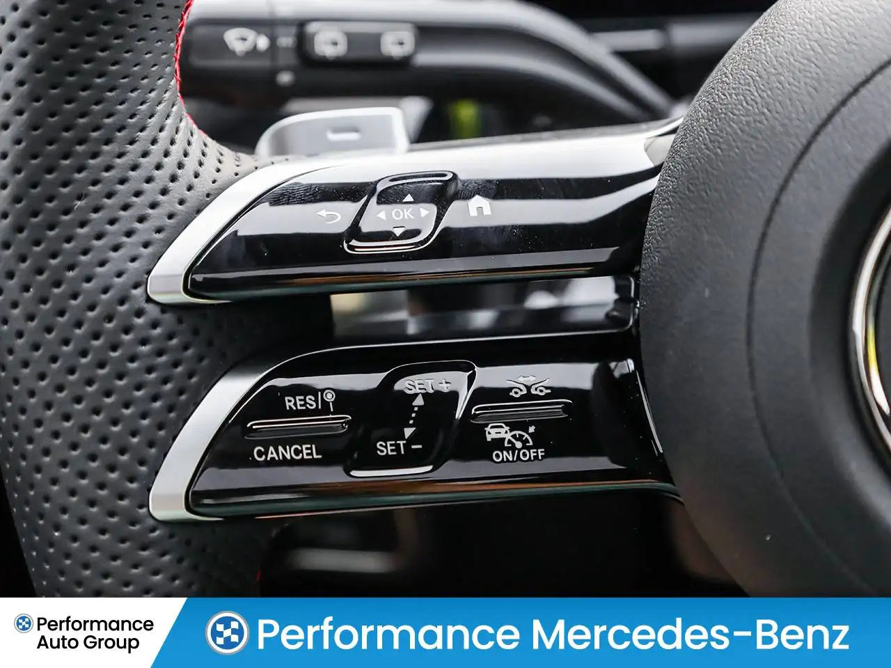Mercedes-Benz GLA снимка Mercedes-Benz GLA