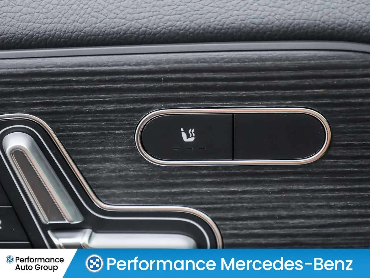 Mercedes-Benz GLA снимка Mercedes-Benz GLA