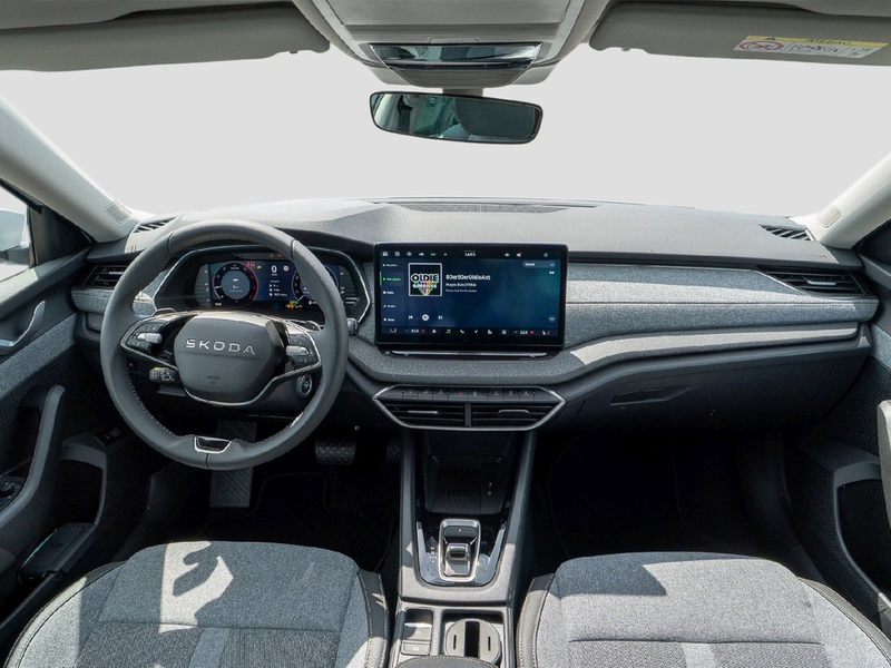 Skoda Octavia Combi 2,0 TDI DSG Balance — photo 10