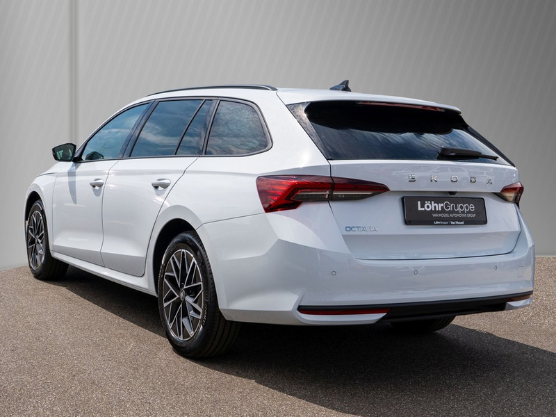 Skoda Octavia Combi 2,0 TDI DSG Balance — photo 4