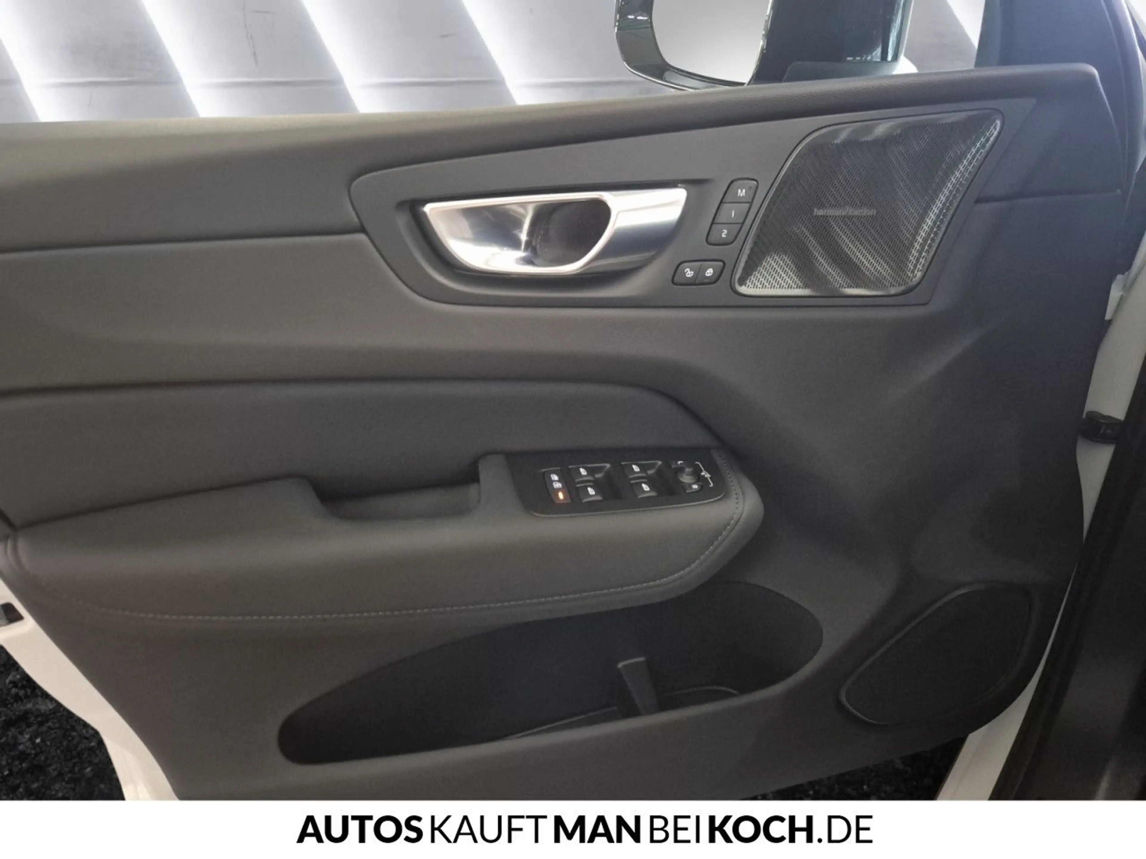 Volvo XC60 T6 AWD Plus Dark ACC BLIS HUD PANO H/K — photo 13
