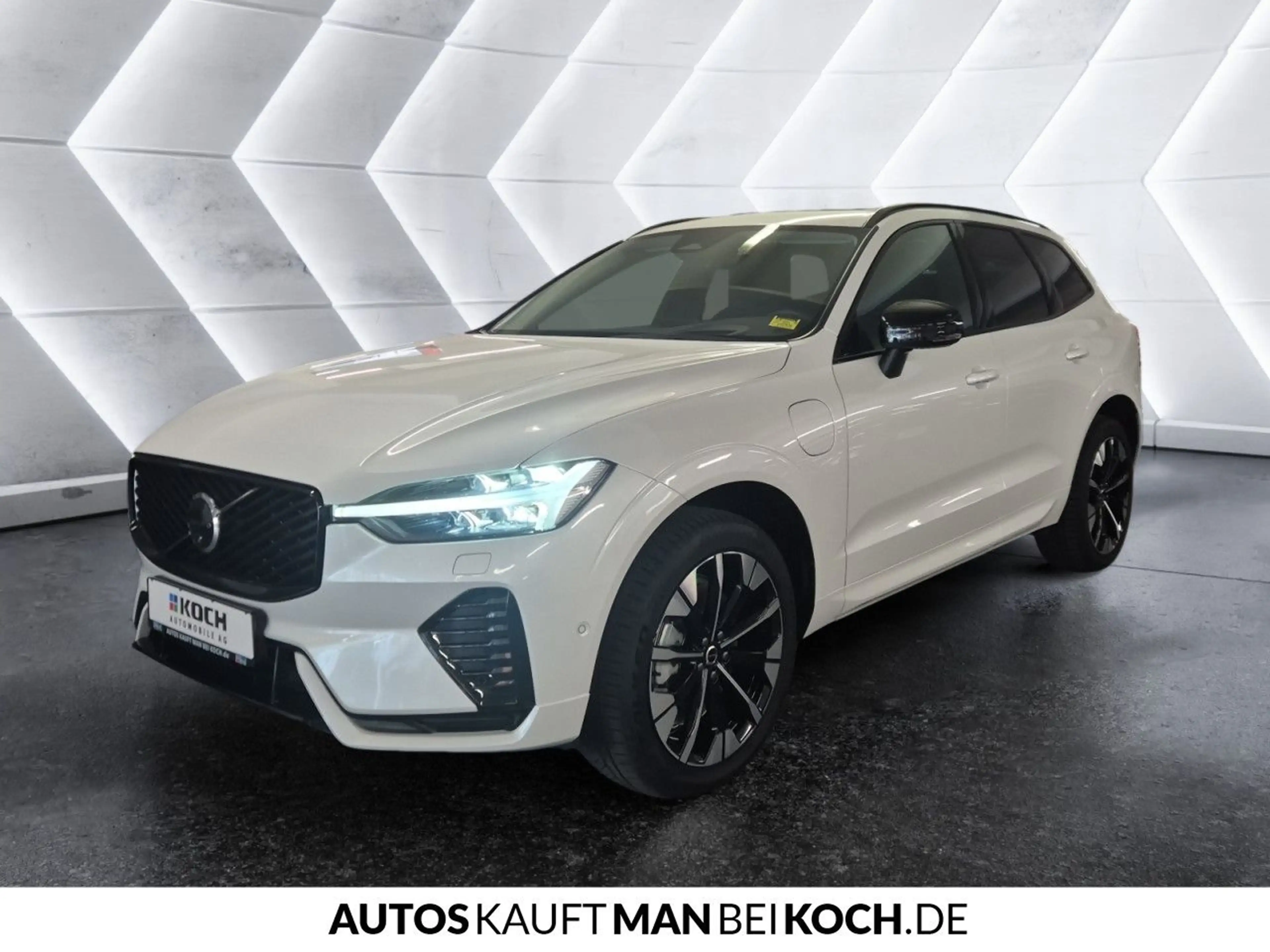 Volvo XC60 T6 AWD Plus Dark ACC BLIS HUD PANO H/K — photo 2