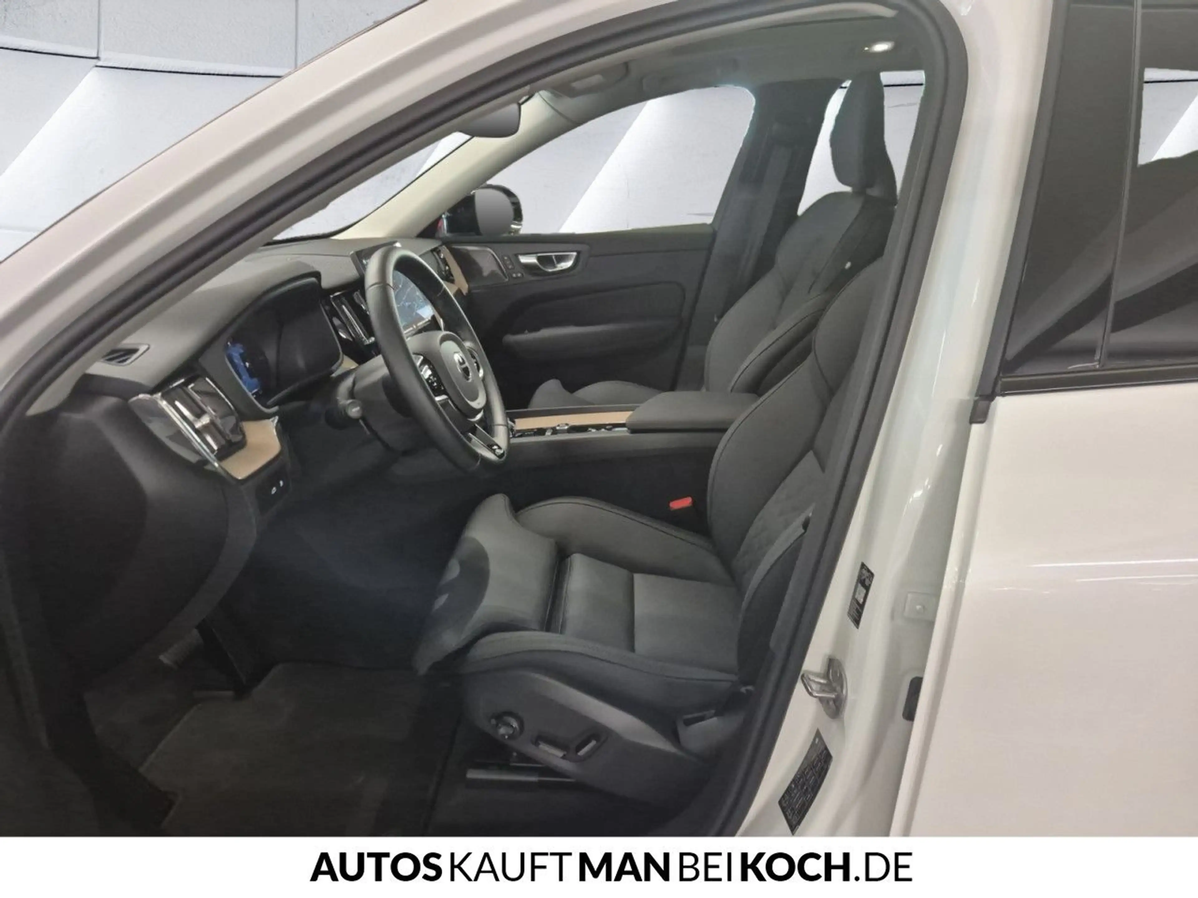 Volvo XC60 T6 AWD Plus Dark ACC BLIS HUD PANO H/K — photo 6