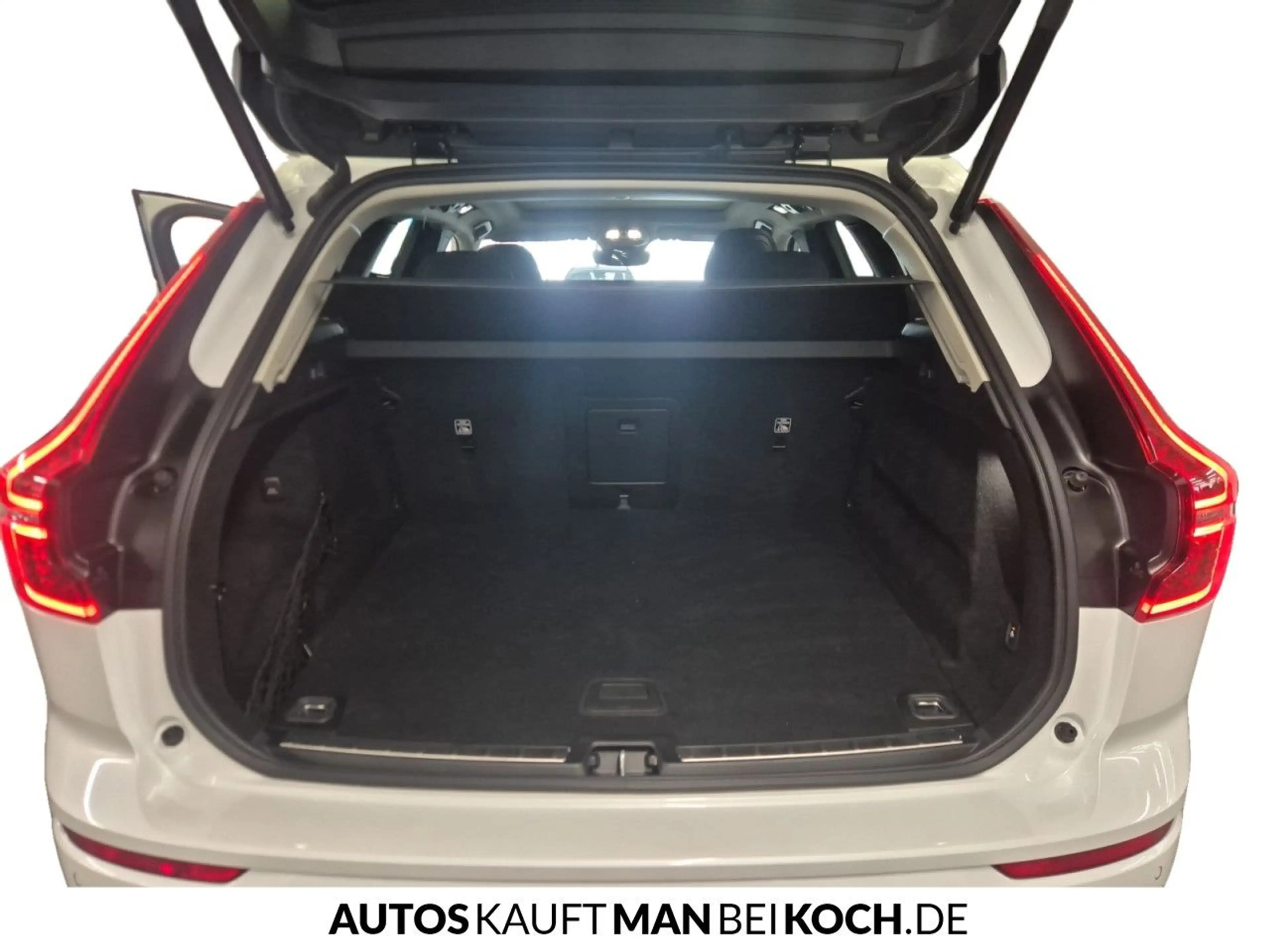 Volvo XC60 T6 AWD Plus Dark ACC BLIS HUD PANO H/K — photo 14
