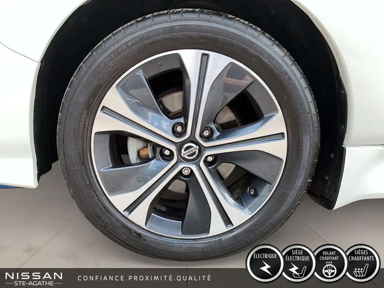 Nissan Leaf photo Nissan Leaf