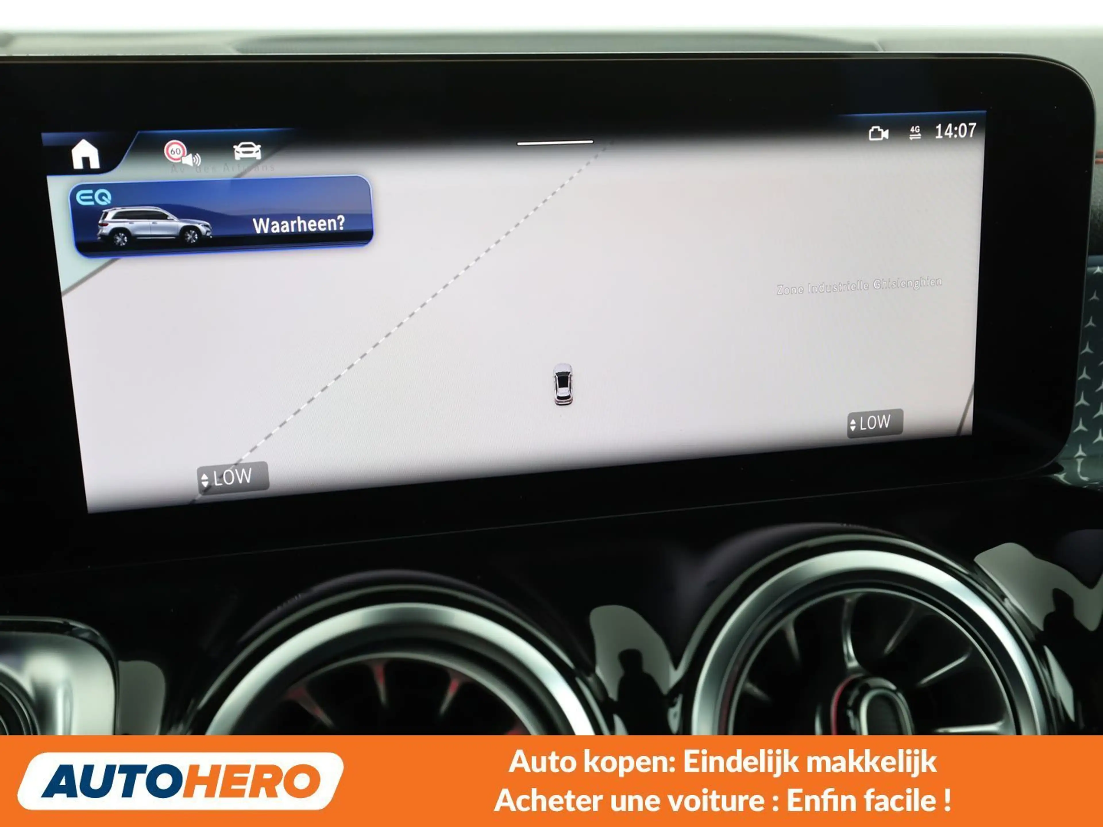 Mercedes-Benz EQB 250 250 AMG Line — photo 8
