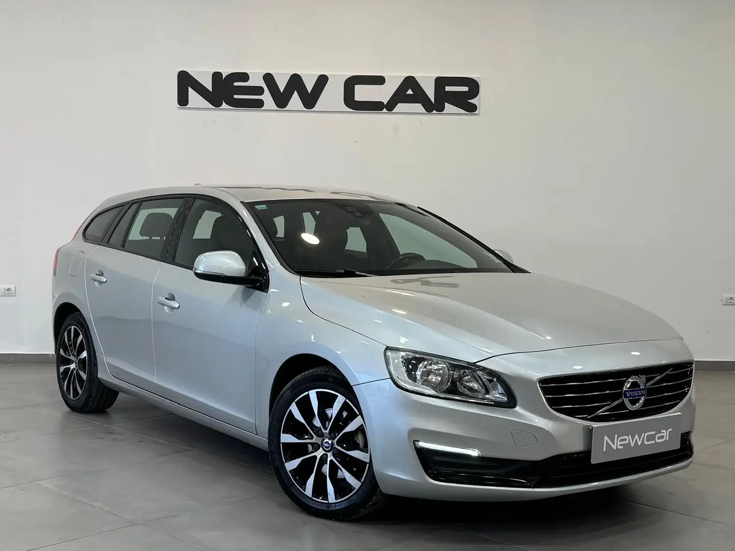 Volvo V60 V60 D2 Geartronic Business Plateado - 1