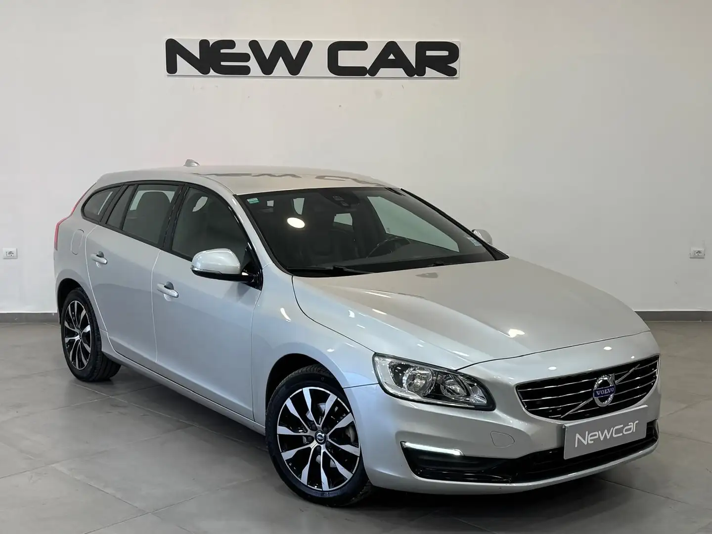Volvo V60 V60 D2 Geartronic Business Plateado - 2