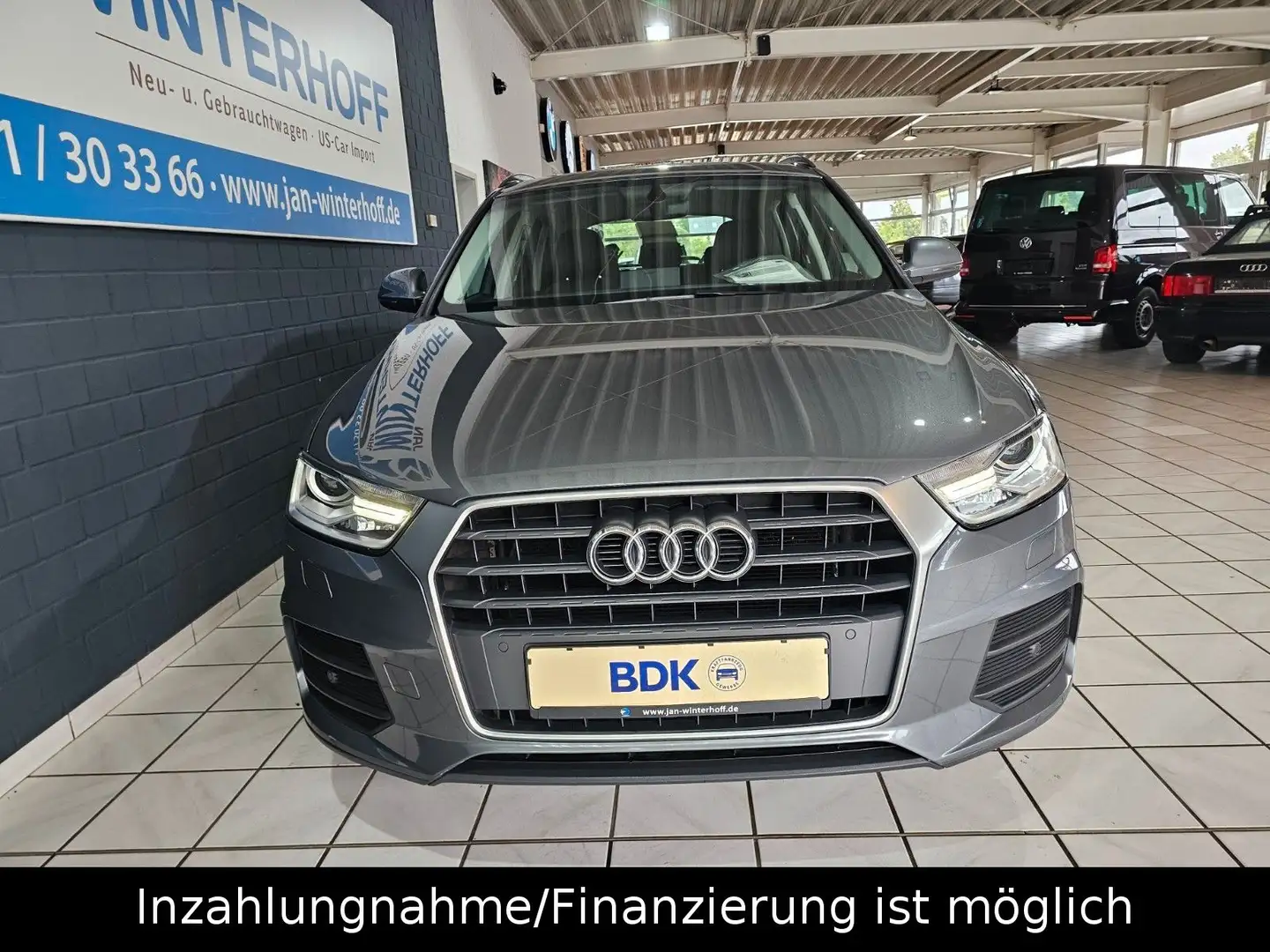 Audi Q3 +1.Hand+Navi+Keyless+PDC+Bi-Xenon+AHK Grau - 2
