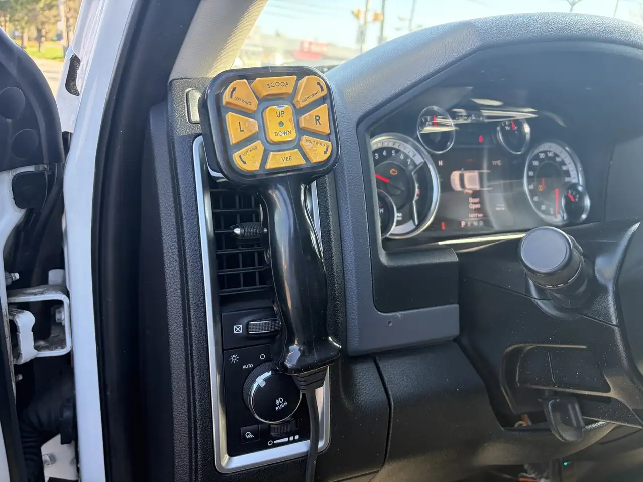 RAM 2500 снимка RAM 2500
